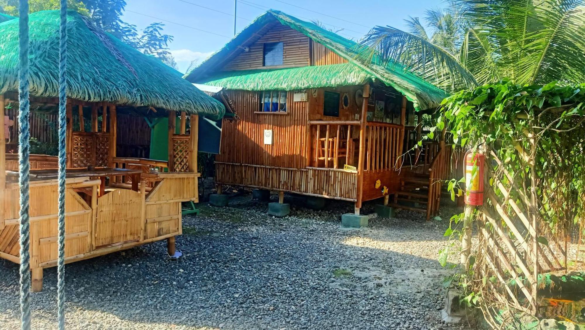 Moalboal Bamboo House / Rooms المظهر الخارجي الصورة