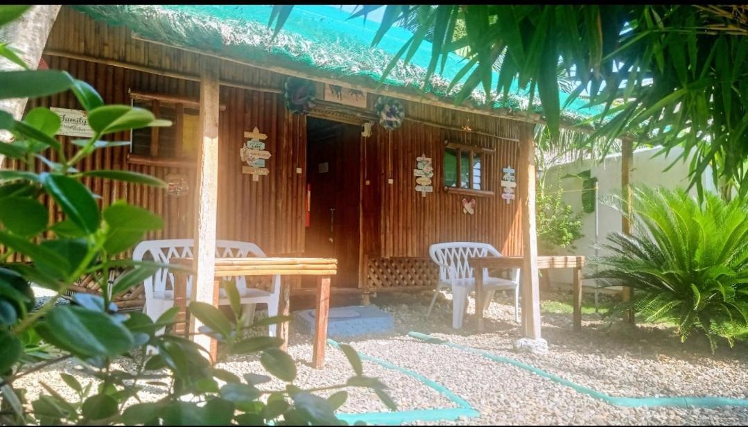Moalboal Bamboo House / Rooms المظهر الخارجي الصورة