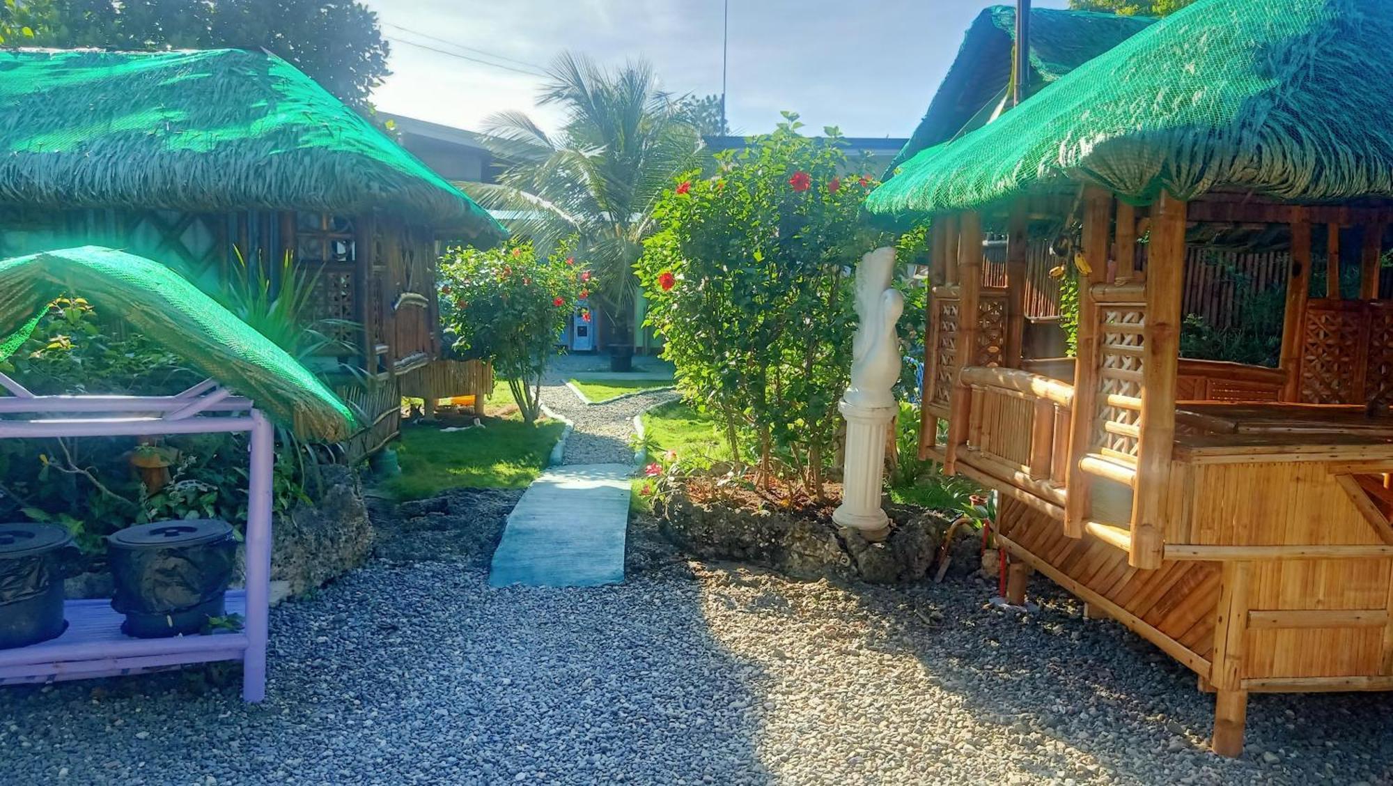 Moalboal Bamboo House / Rooms المظهر الخارجي الصورة